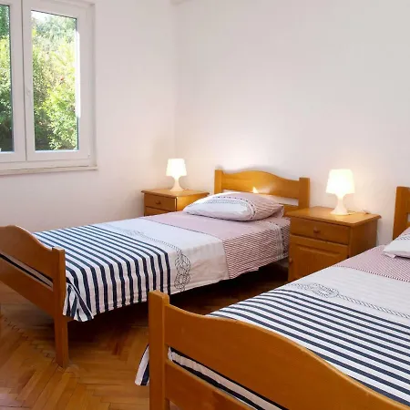 Apartament Karampija Postira