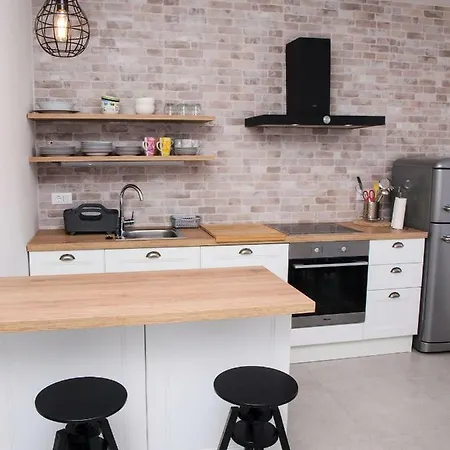 Karampija Apartament Postira