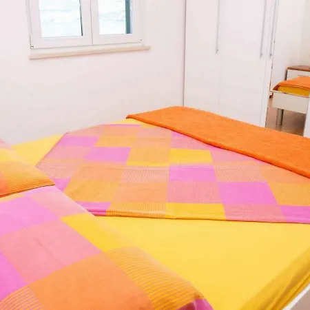 Apartament Karampija Postira