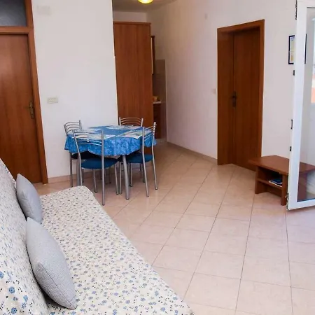 Karampija Apartament Postira