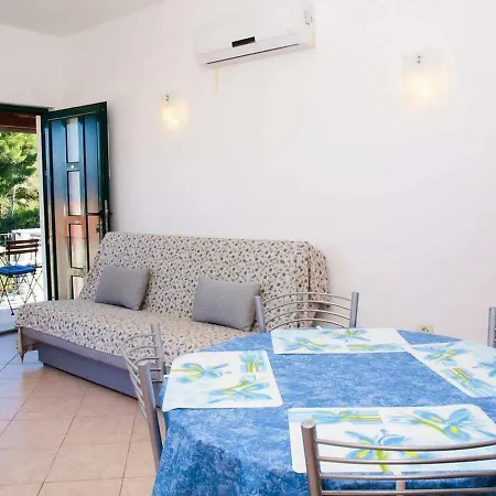 Karampija Apartament Postira