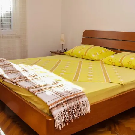 Apartament Karampija Postira