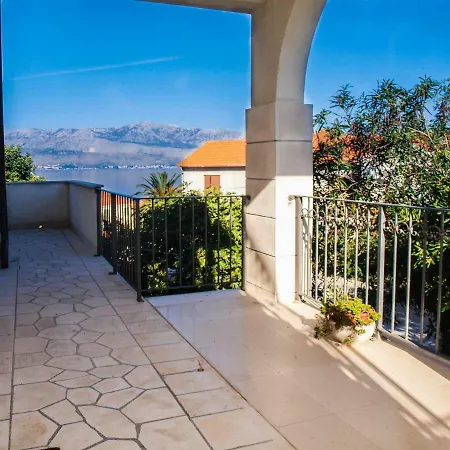 Apartament Karampija Postira