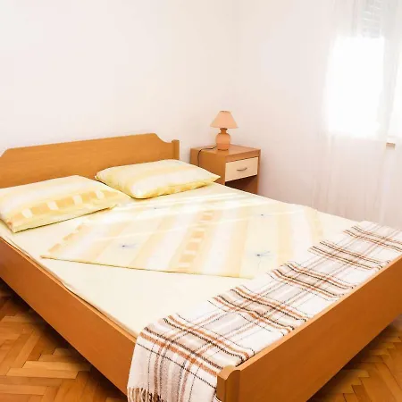 Apartament Karampija Postira